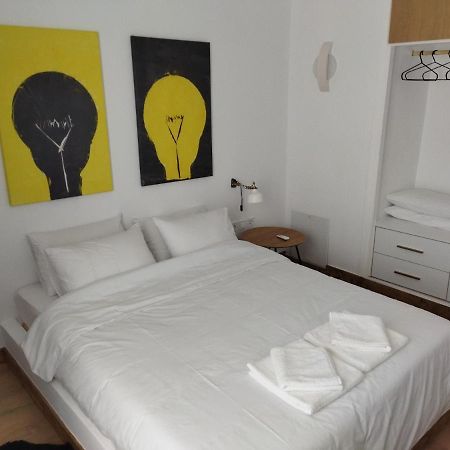 Minimal Apartment By The Beach Korinth Exterior foto