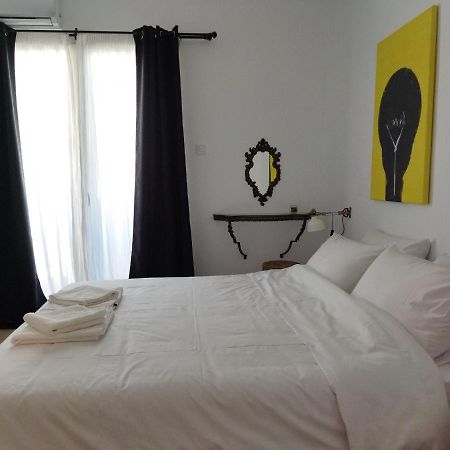 Minimal Apartment By The Beach Korinth Exterior foto